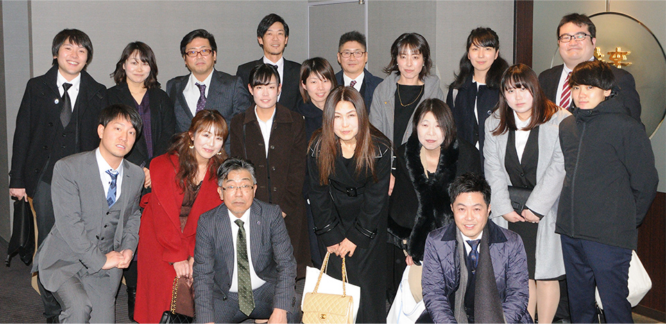 쿼레 임직원 단체 사진
